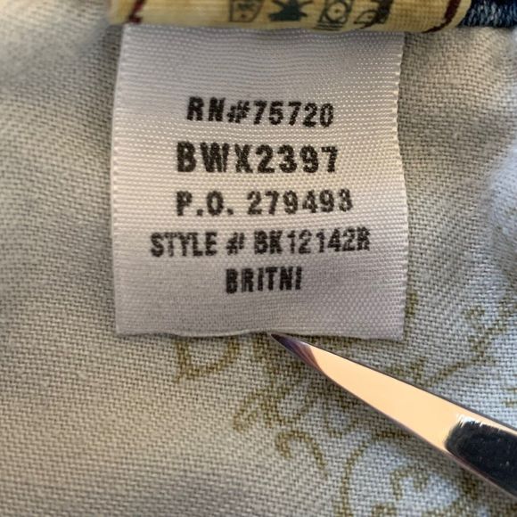 BKE Denim Jeans Women 27 Boot Cut Style BRITM Distressed White Stitching - Picture 13 of 13